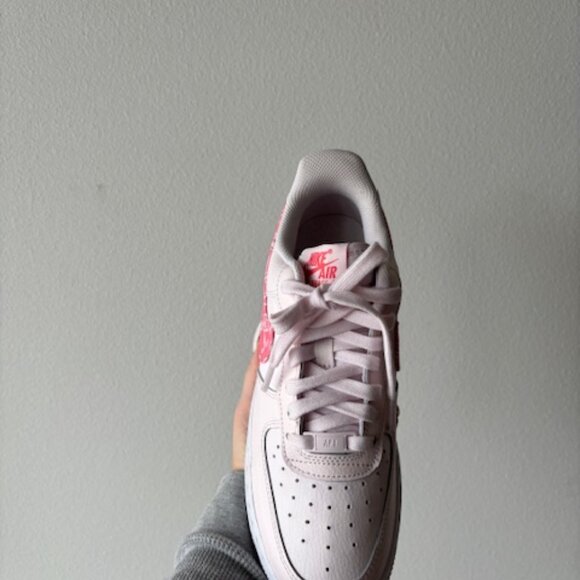 NEW Pearl Pink Paisley Nike Air Force 1 '07 Womens Size 8 - Picture 3 of 7